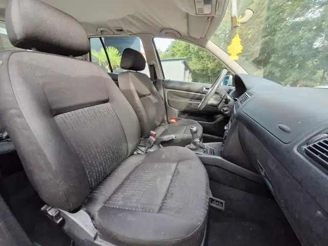 Volkswagen Golf view 12