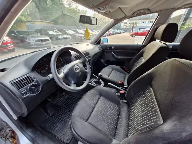 Volkswagen Golf view 9