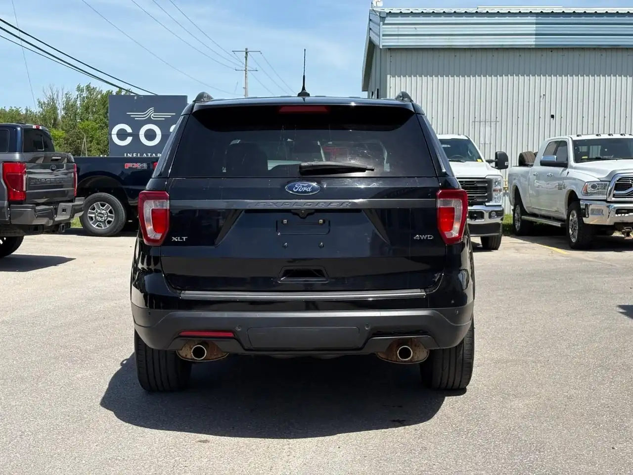 Ford Explorer снимка Ford Explorer