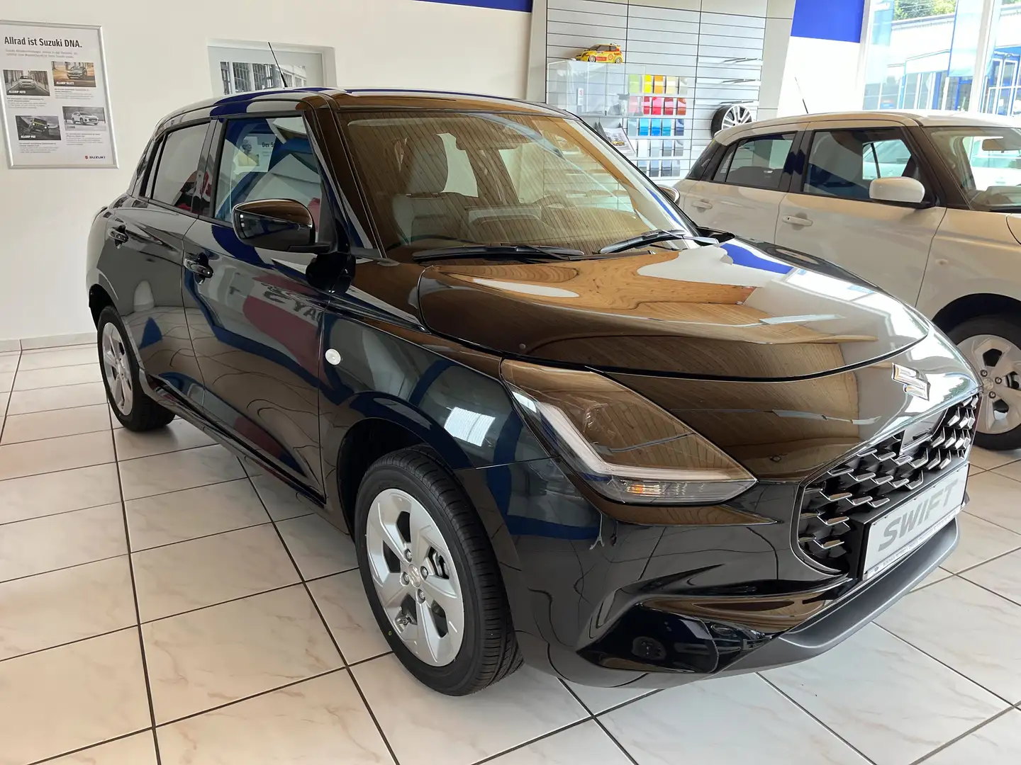 Suzuki Swift 1.2 Hybrid Allgrip MT Comfort Nero - 2