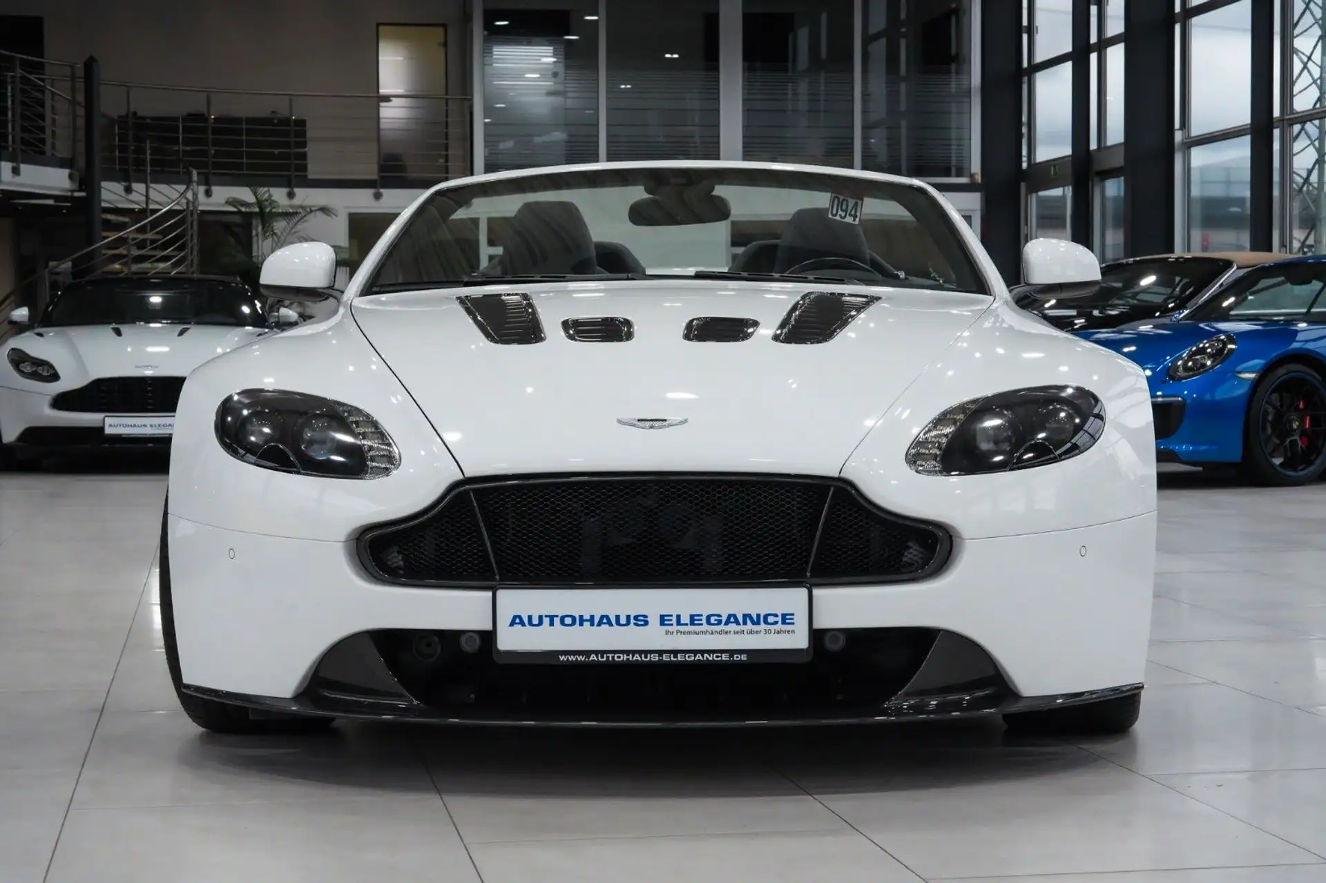 애스턴마틴 밴티지 Roadster 2015 흰색 사진 4