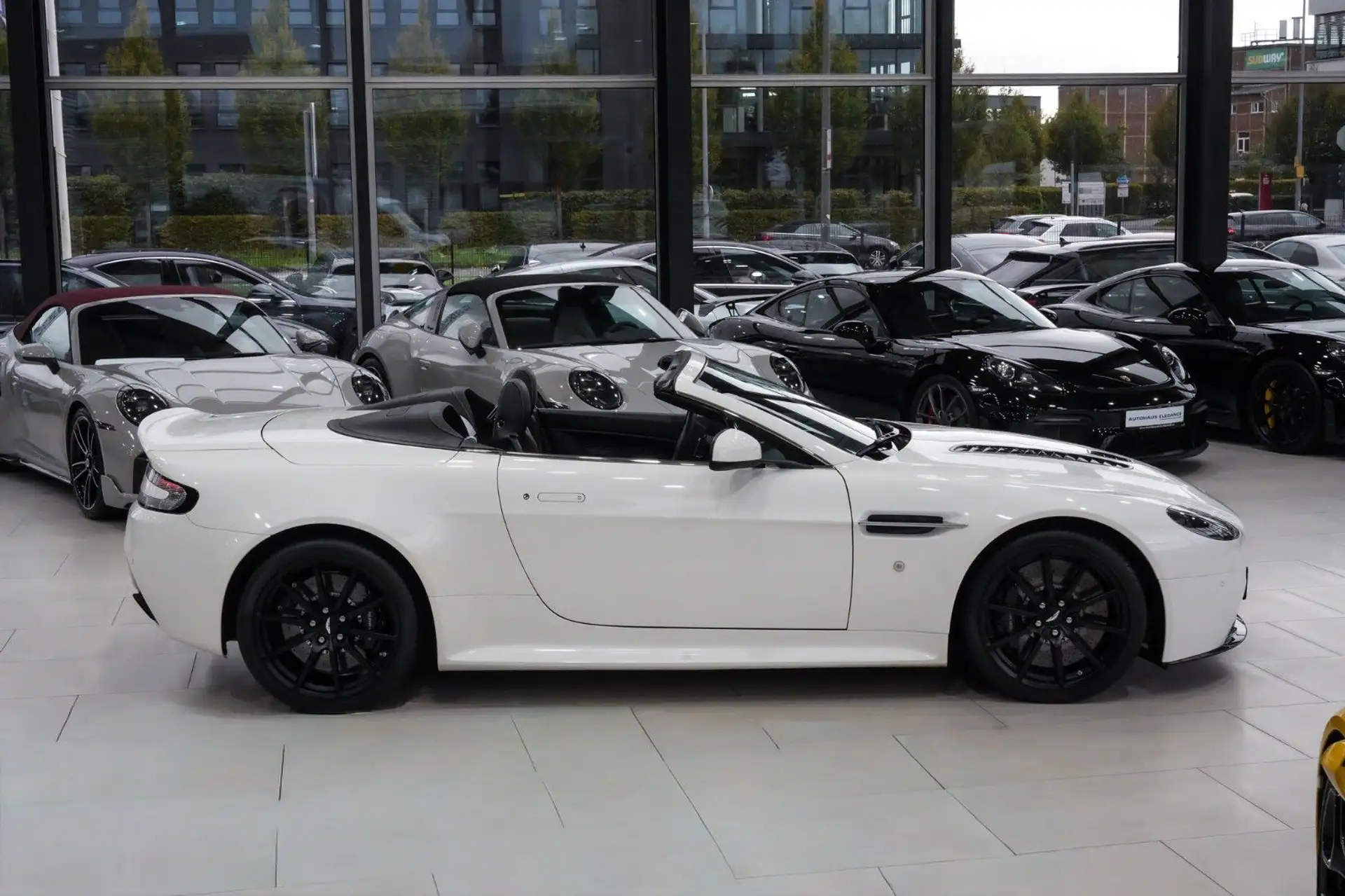 애스턴마틴 밴티지 Roadster 2015 흰색 사진 6