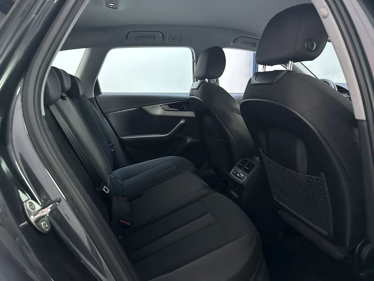 Audi A4 Avant 40 TFSI Advanced Edition Parkeersensoren LED, миниатюра 18