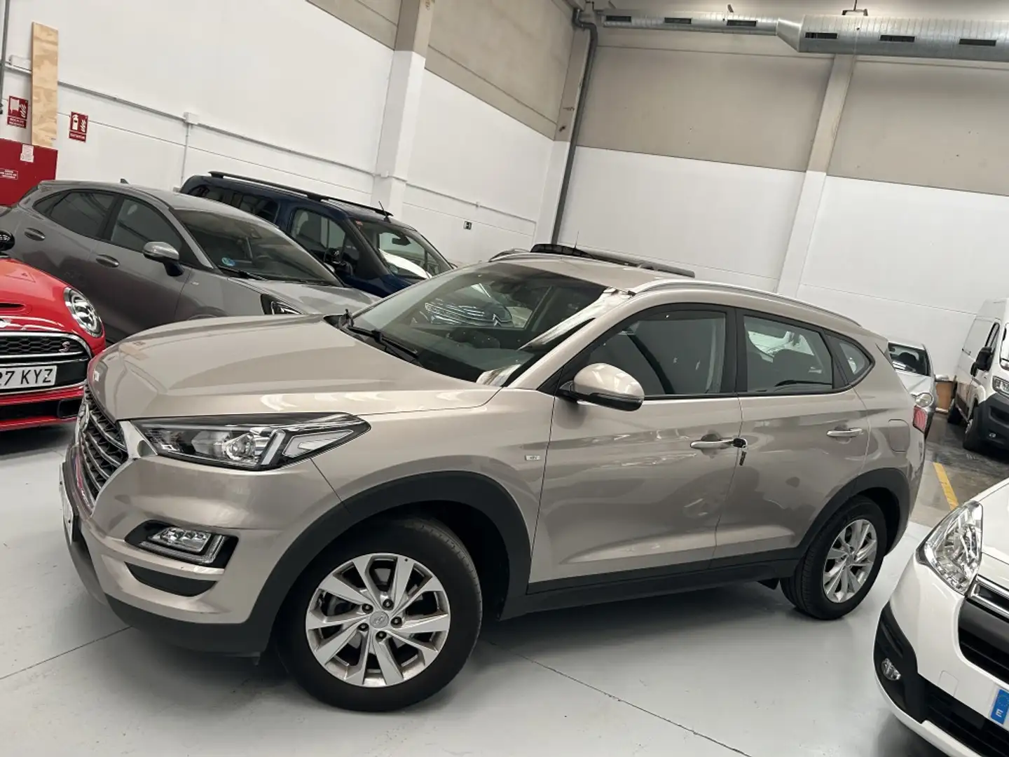 Hyundai TUCSON 1.6CRDI 48V SLE 4x2 Braun - 2