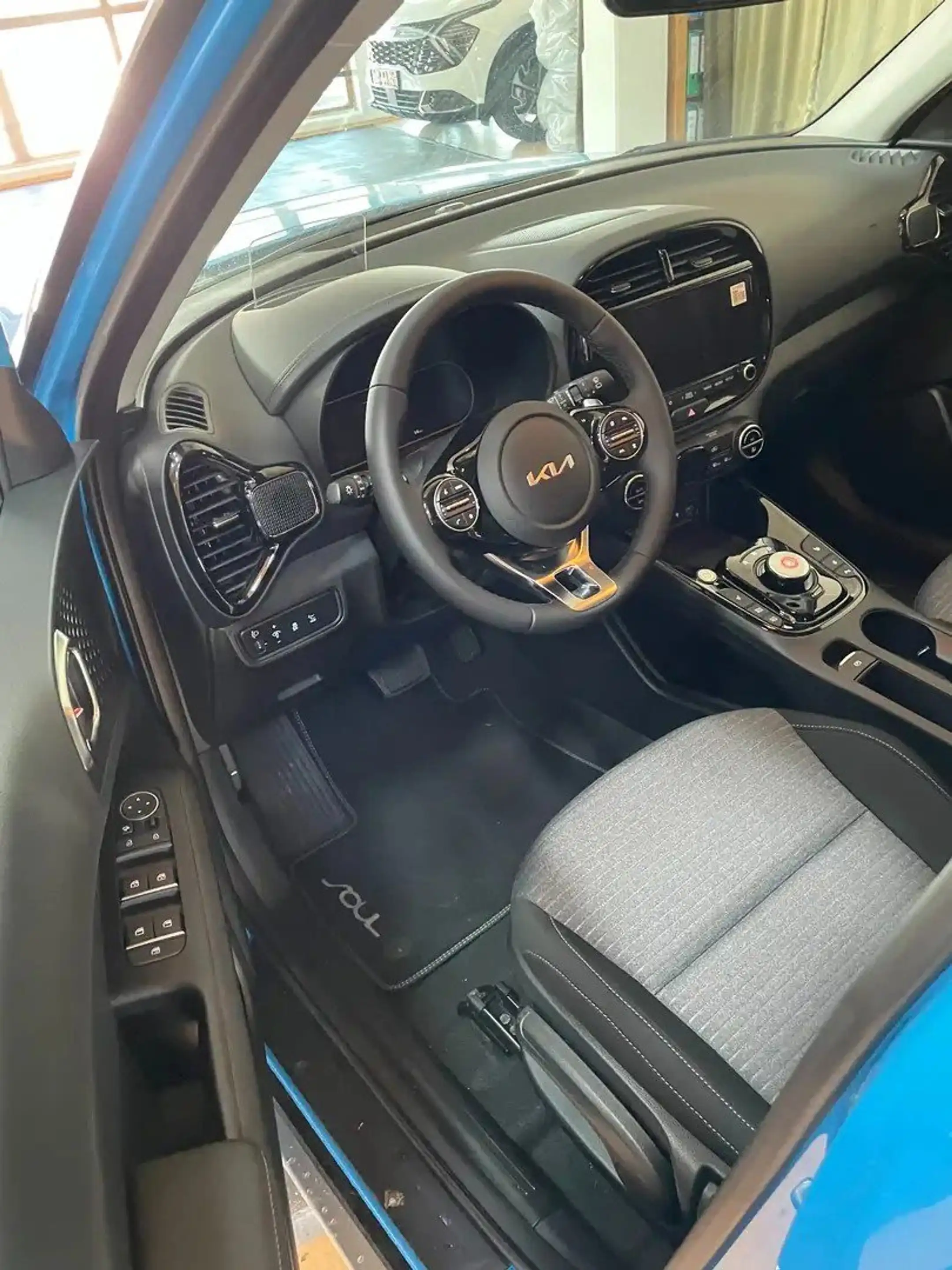 Kia Soul e-Soul Inspiration — photo 15