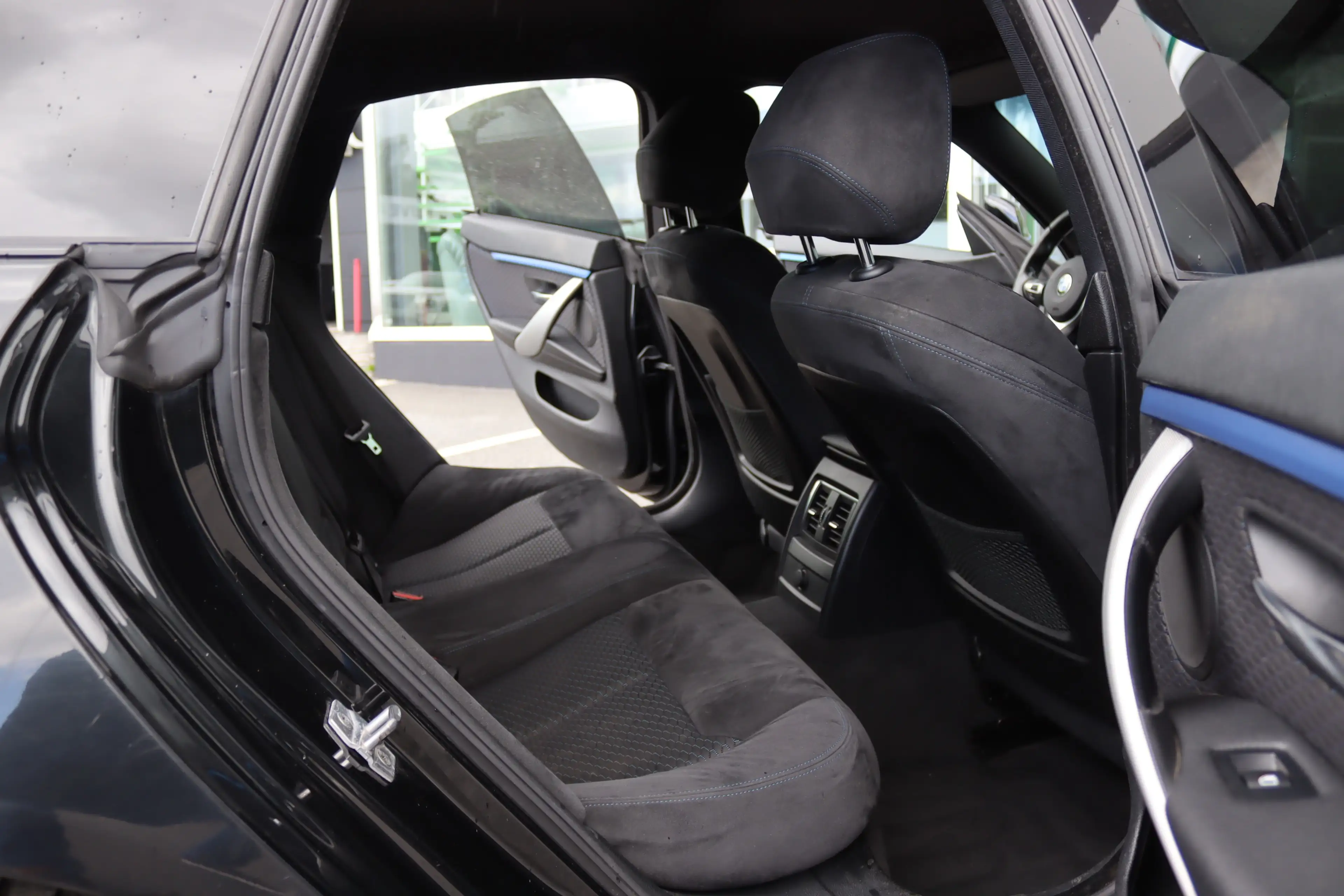 BMW 418 dAS GRAN COUPE BOITE AUTO PACK M SHADOWLINE GPS — photo 10