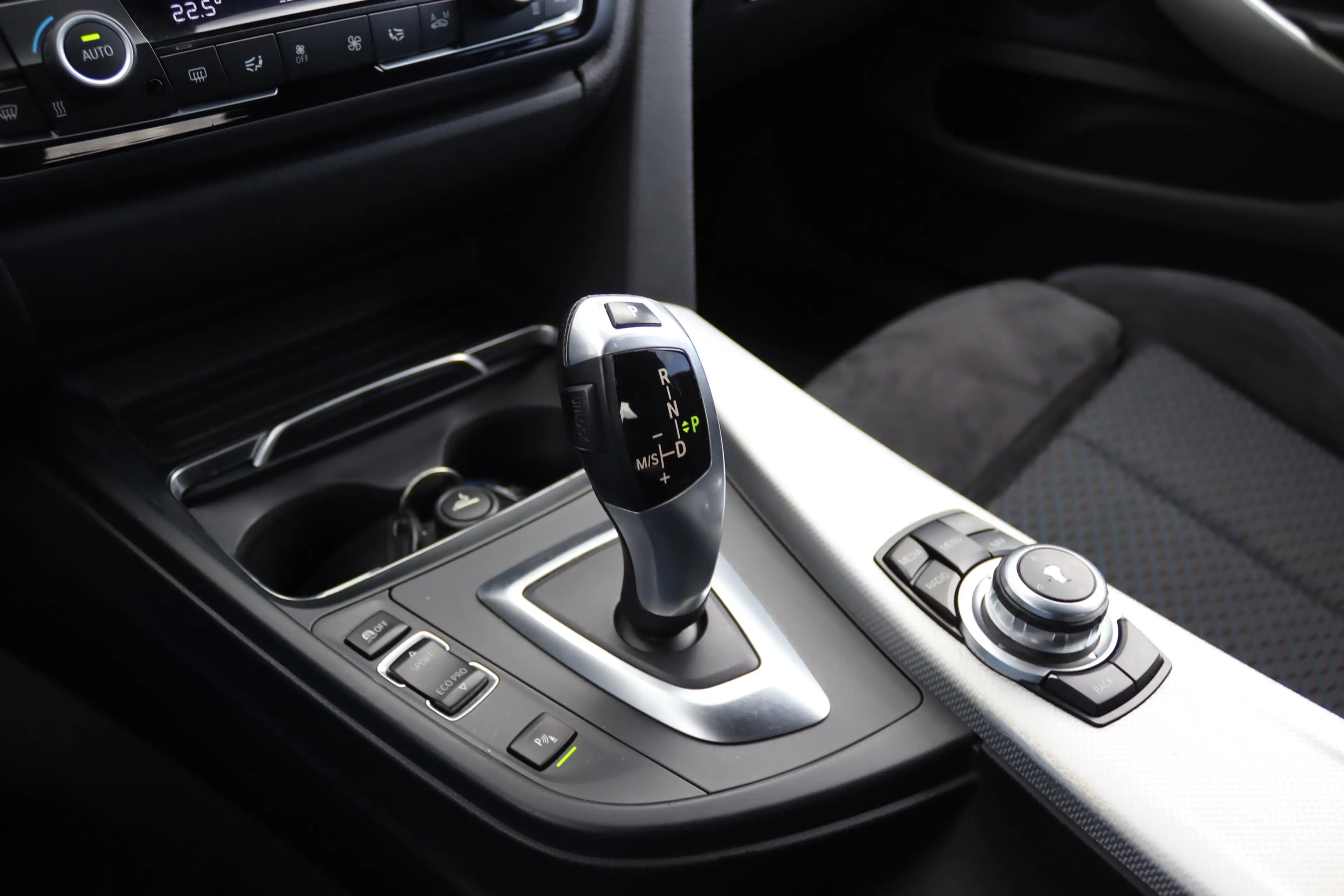 BMW 418 dAS GRAN COUPE BOITE AUTO PACK M SHADOWLINE GPS — photo 14