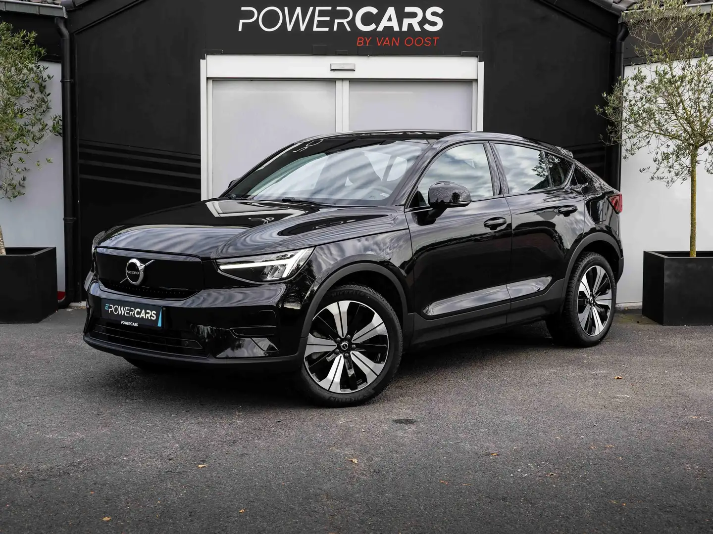 Volvo C40 Electric PLUS  | 4x4 | 82 kWh | Pano | Warmtepomp Nero - 2