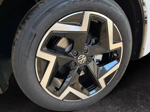 Volkswagen Tiguan view 15