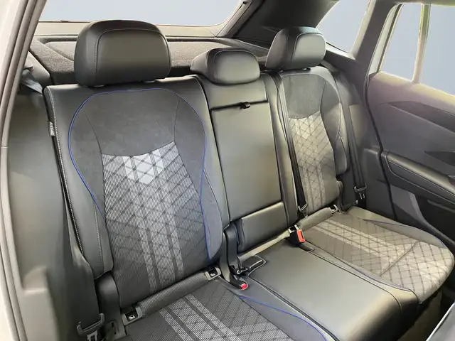 Volkswagen Tiguan view 11