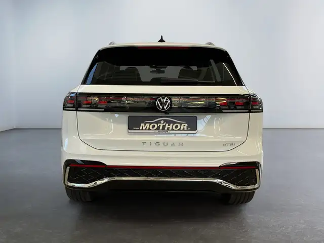 Volkswagen Tiguan view 5
