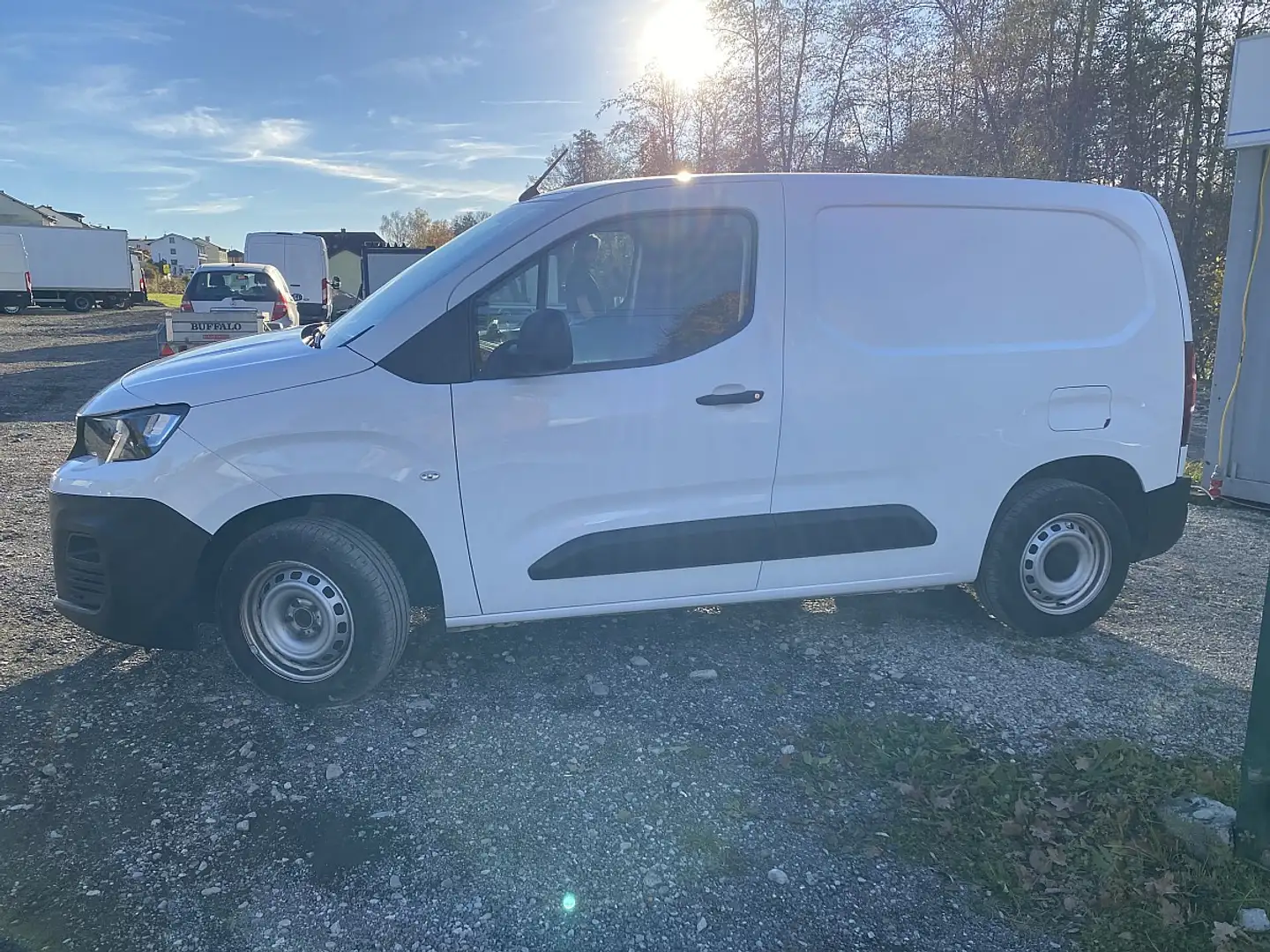 Peugeot Partner Partner Standard BlueHDi 100 S&S Premium Weiß - 2