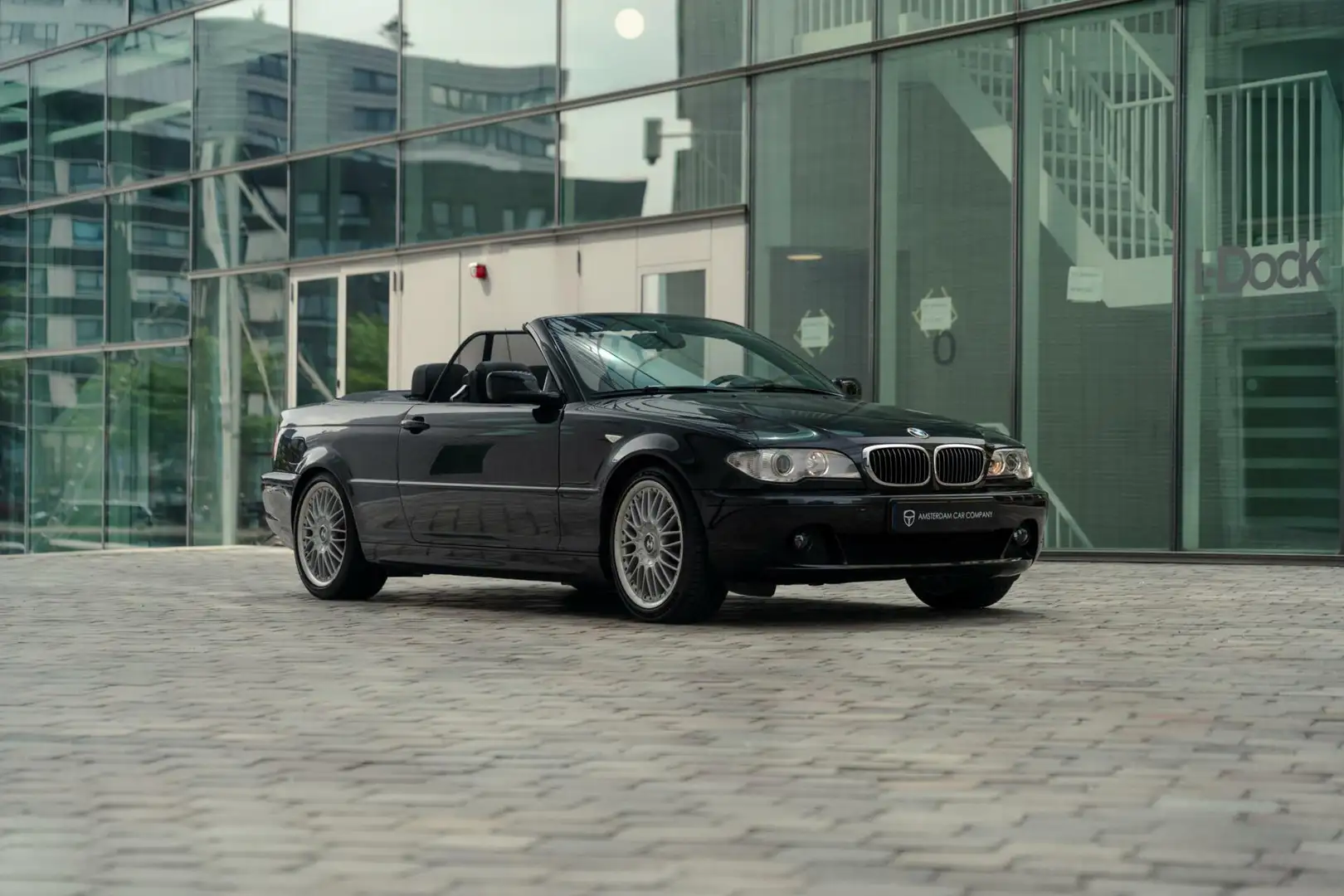 BMW 330 3-serie Cabrio 330Ci Executive Zwart - 2