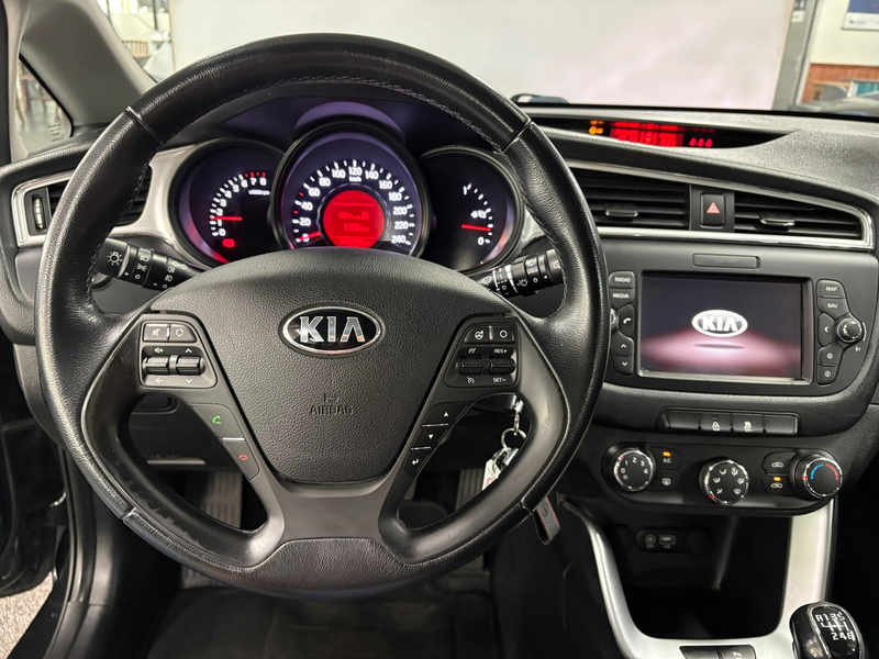 Kia Ceed SW / cee'd SW Sportswagon 1.6 GDI First Edition/ NL auto/ Afneem — photo 11