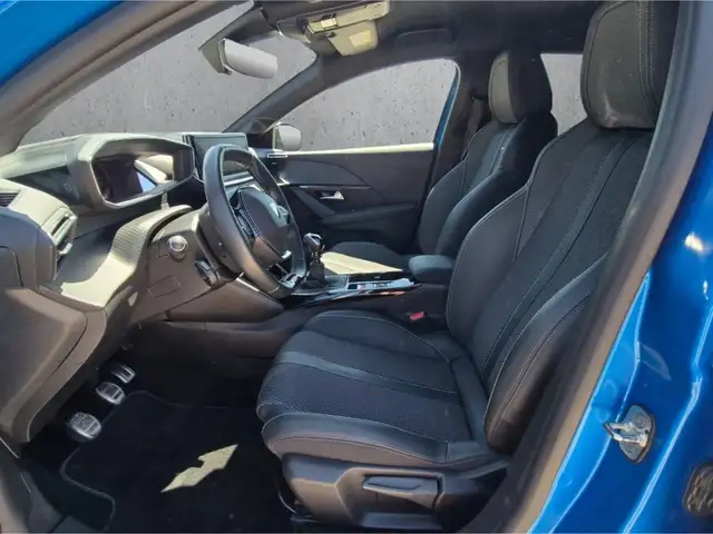 Peugeot 208 view 9