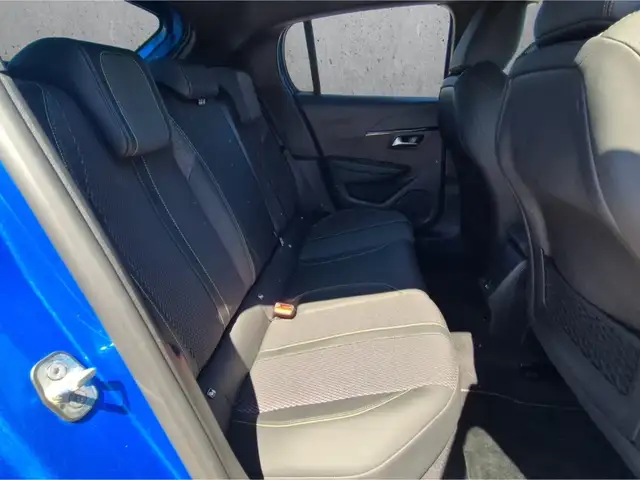 Peugeot 208 view 14