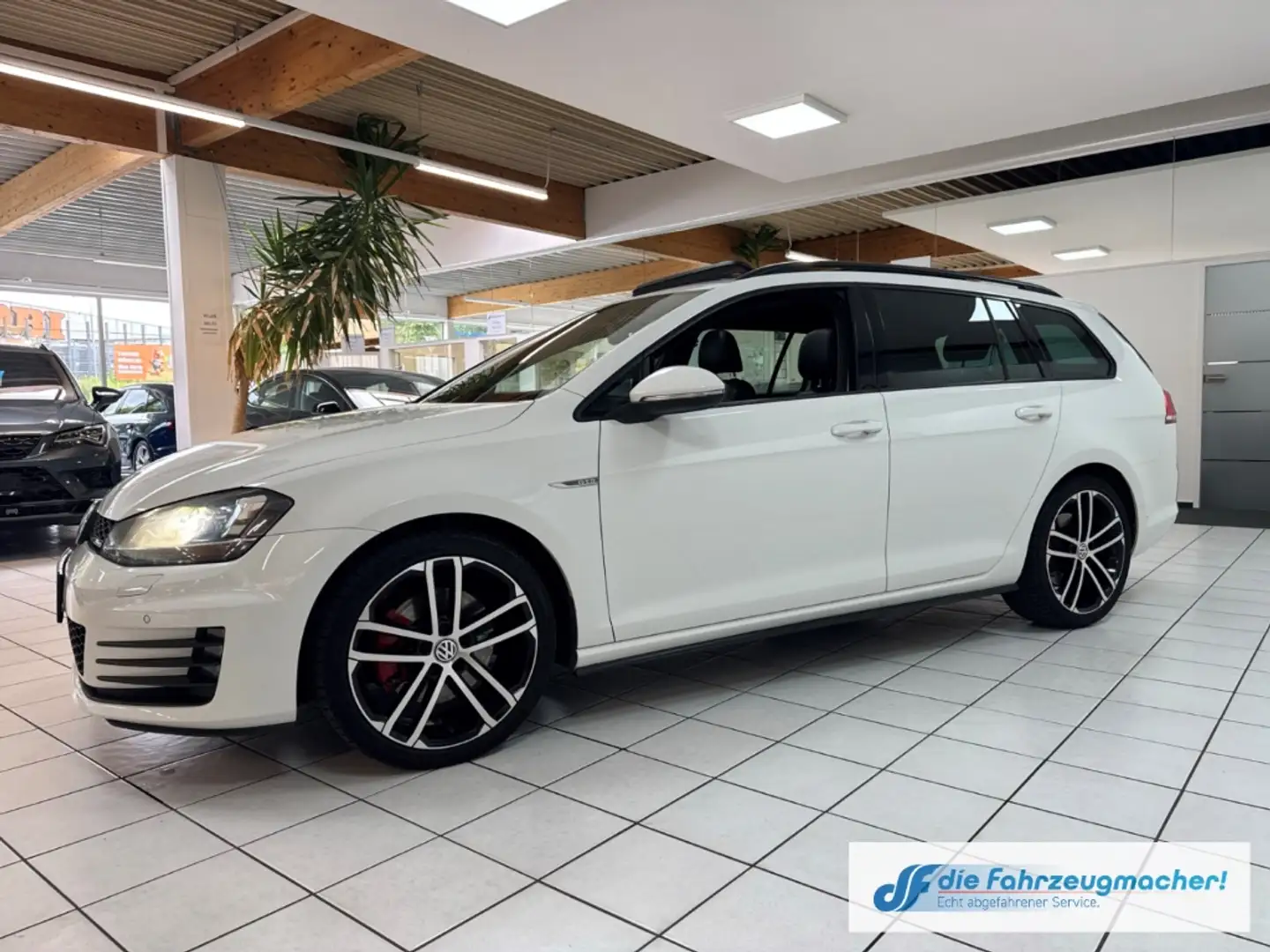Volkswagen Golf VII GTD DSG 2.0TDI Pano AHK Leder Soundsystem Weiß - 2