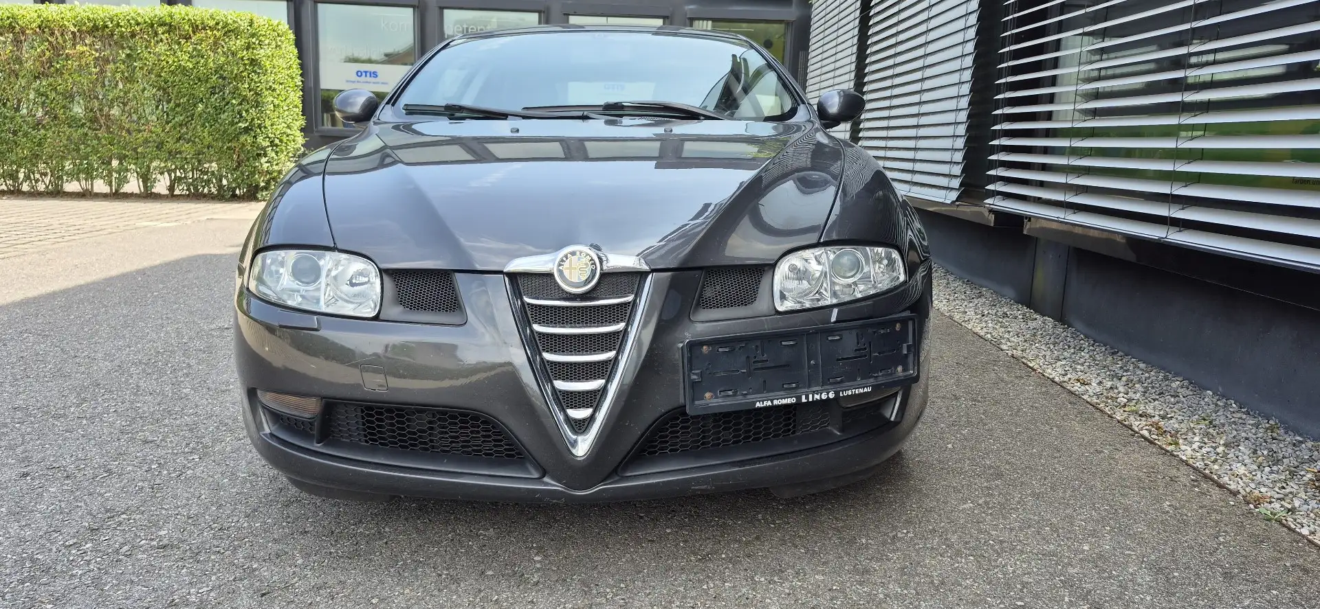 Alfa Romeo GT 2.0 jts Distingtive - 1