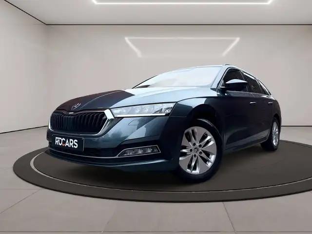 Skoda Octavia 1.5 TSI *GPS*CAM*CARPLAY*AMB LIGHT*COCKPIT*CRUISE*GARANTIE 12MOIS