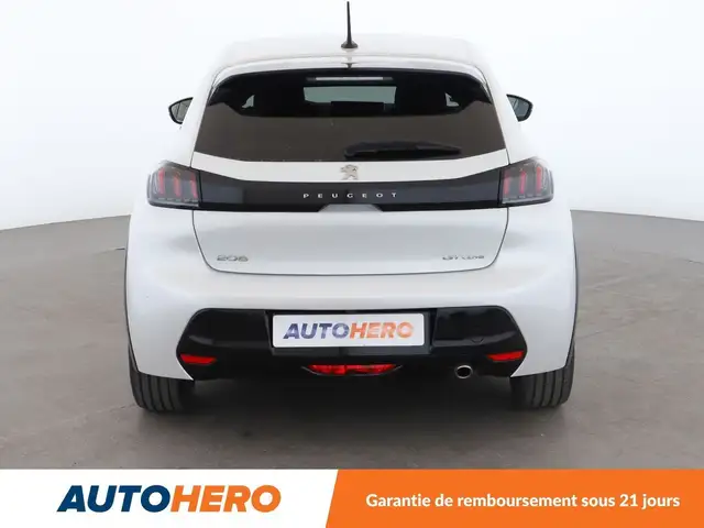 Peugeot 208 view 5