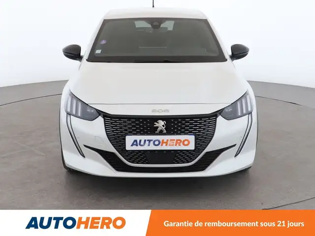 Peugeot 208 view 9