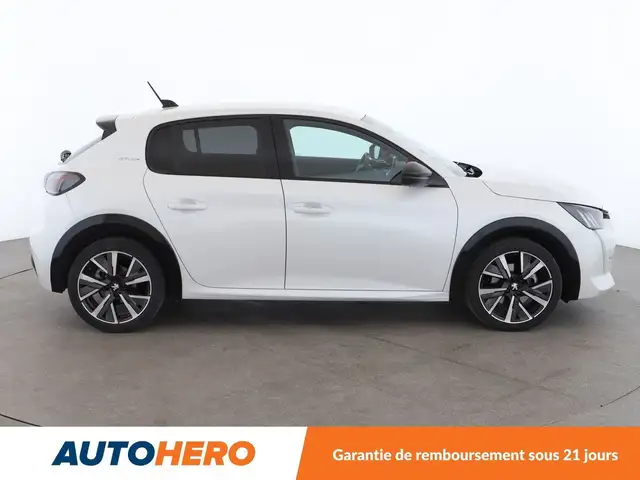 Peugeot 208 view 7