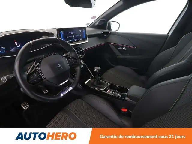 Peugeot 208 view 11