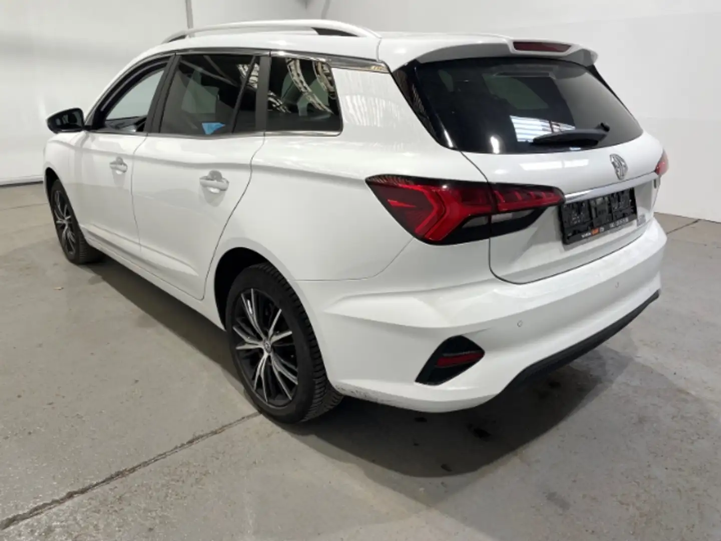 MG MG5 Luxury Automatik LED ACC Navi PDC Weiß - 2