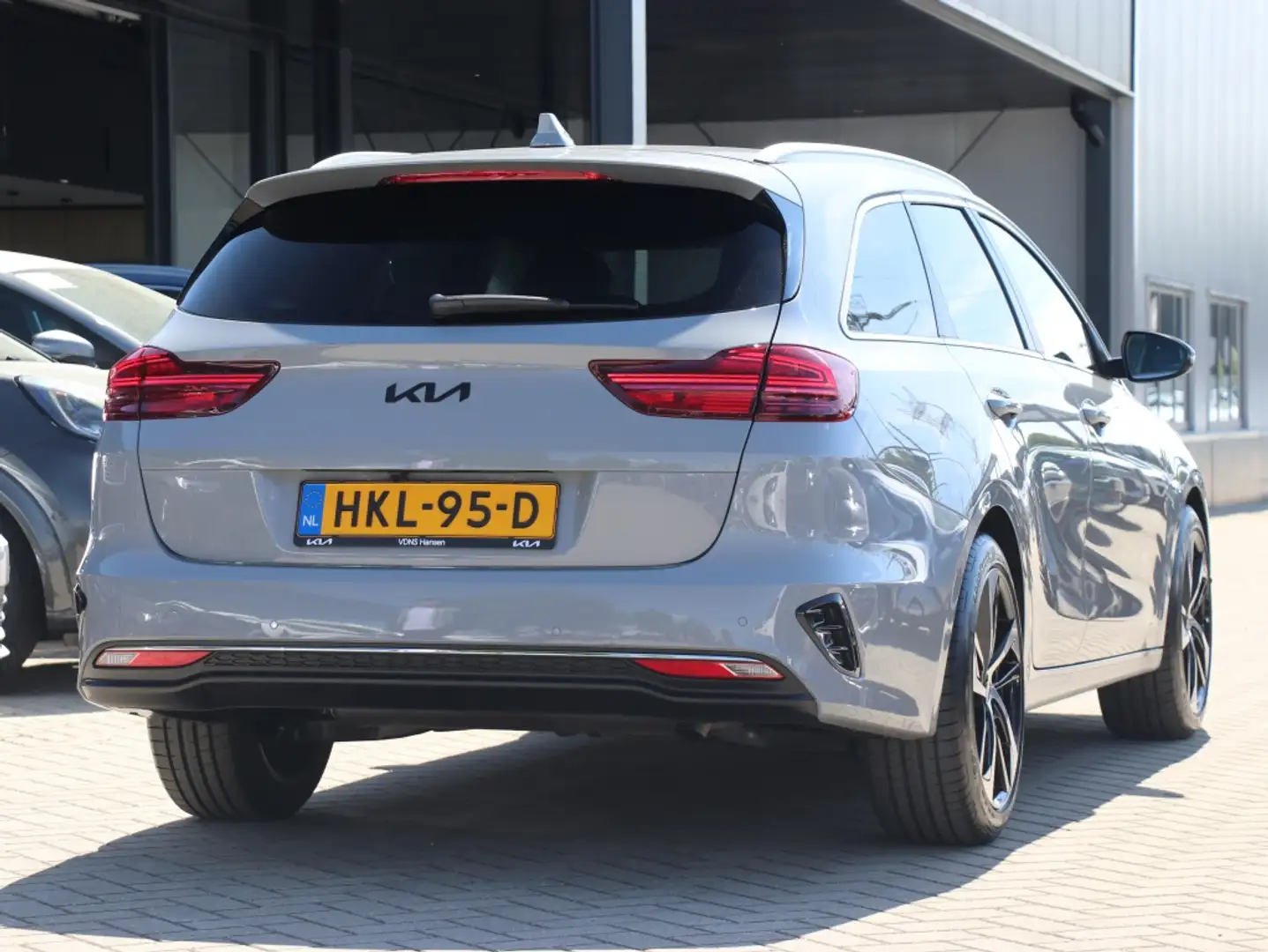 Kia Ceed SW / cee'd SW Sportswagon 1.0 T-GDi MHEV Design Edition I Automa Grijs - 2