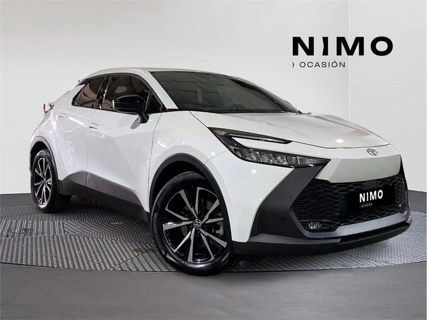 Toyota C-HR 2.0 220PH Advance - 1