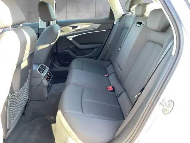 Audi A6 view 11