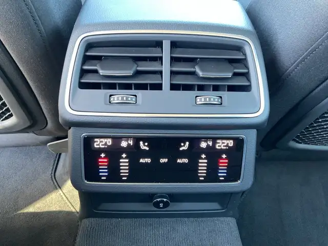 Audi A6 view 12