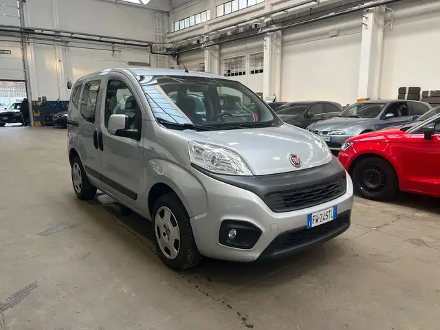 Fiat Qubo Qubo 2017 1.4 8v Lounge 77cv UNICO PROPRIETARIO