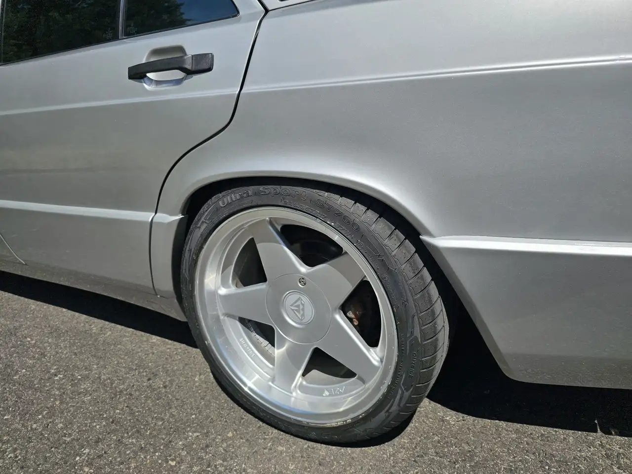 Mercedes-Benz 190 E 2.3, foto 10