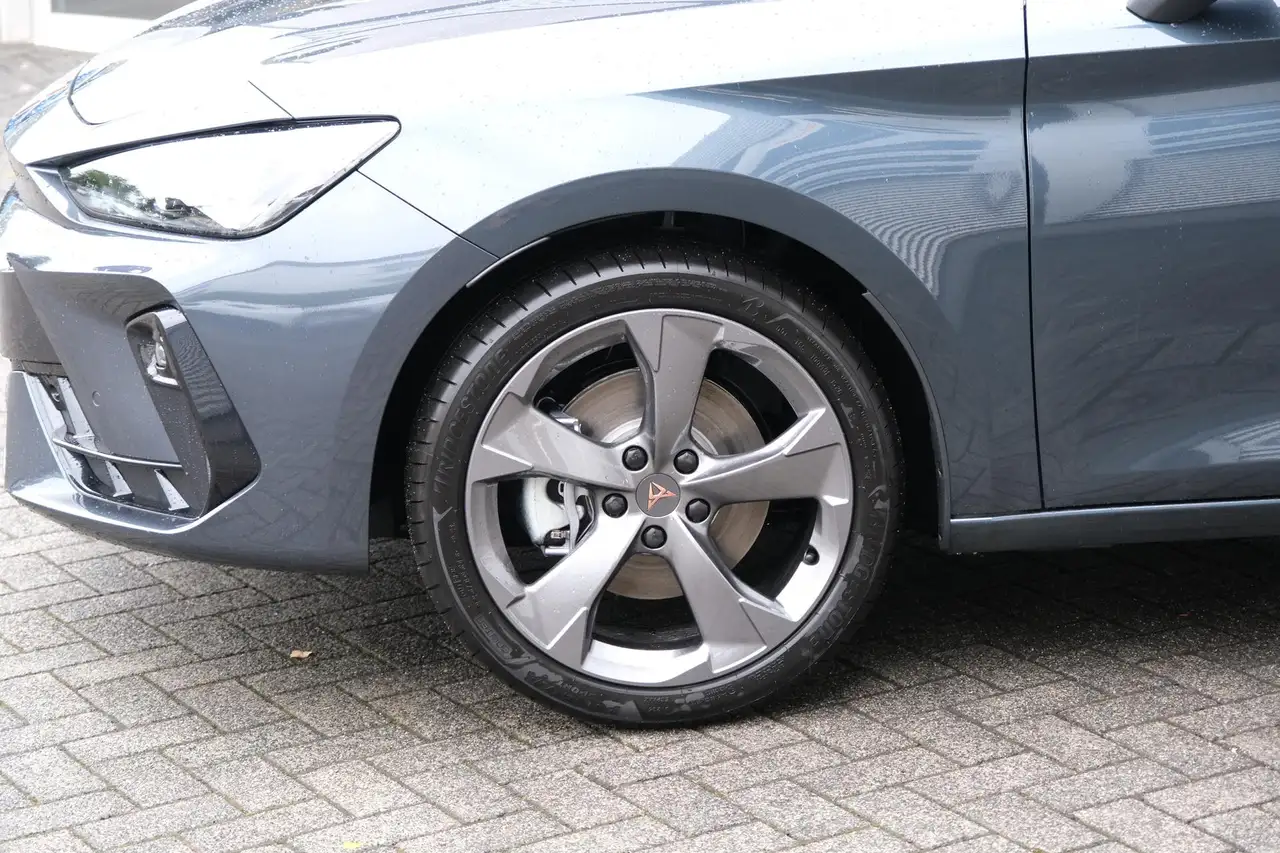 Cupra Leon Sportstourer SP 2.0 TSI DSG 4Drive Sennheiser A..., миниатюра 3