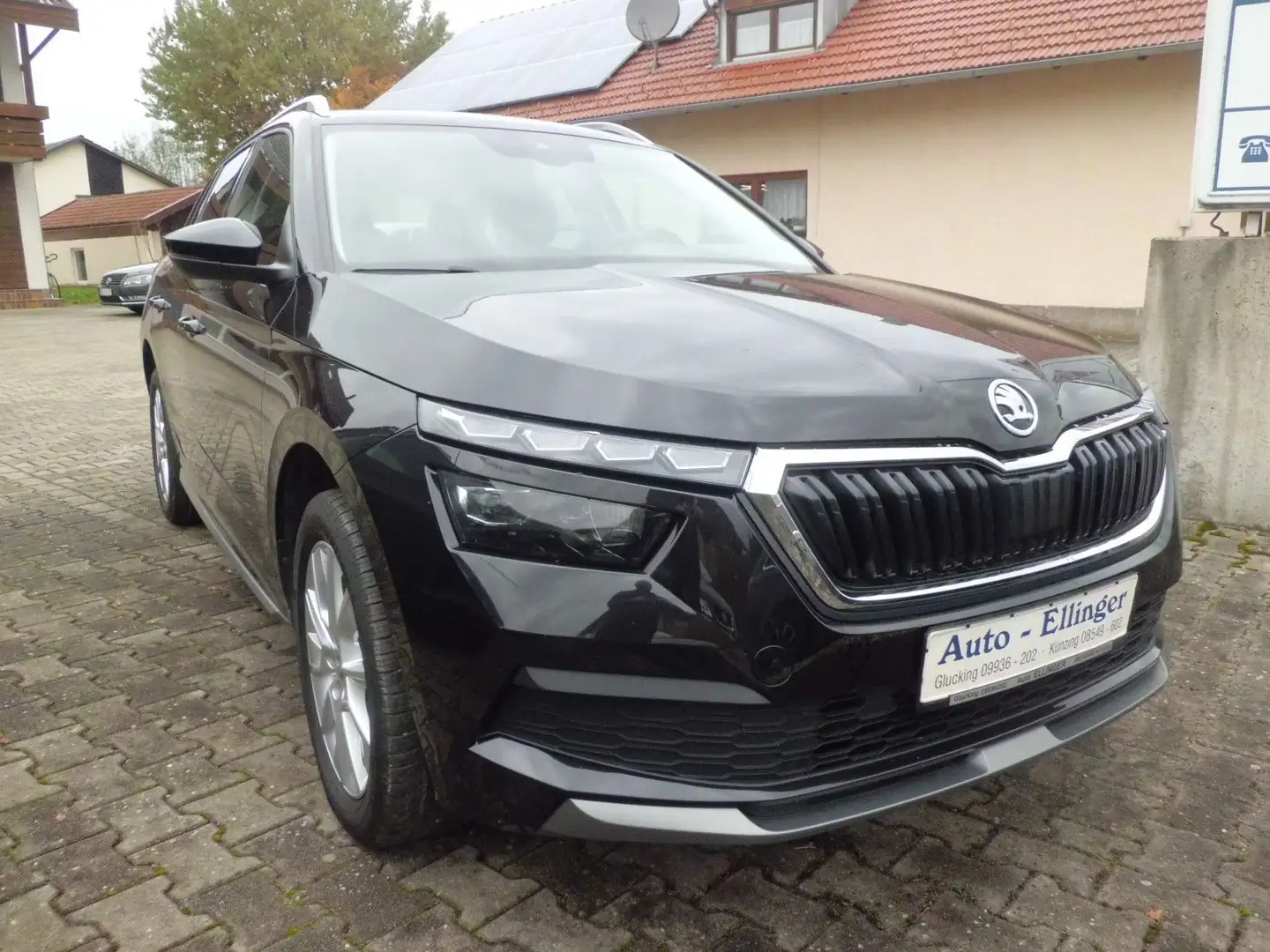 Skoda Kamiq Style Top Zustand Schwarz - 2
