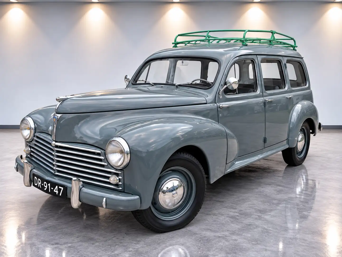 Oldtimer Peugeot 203 Commercial Volledig Gerestaureerd. Grau - 1