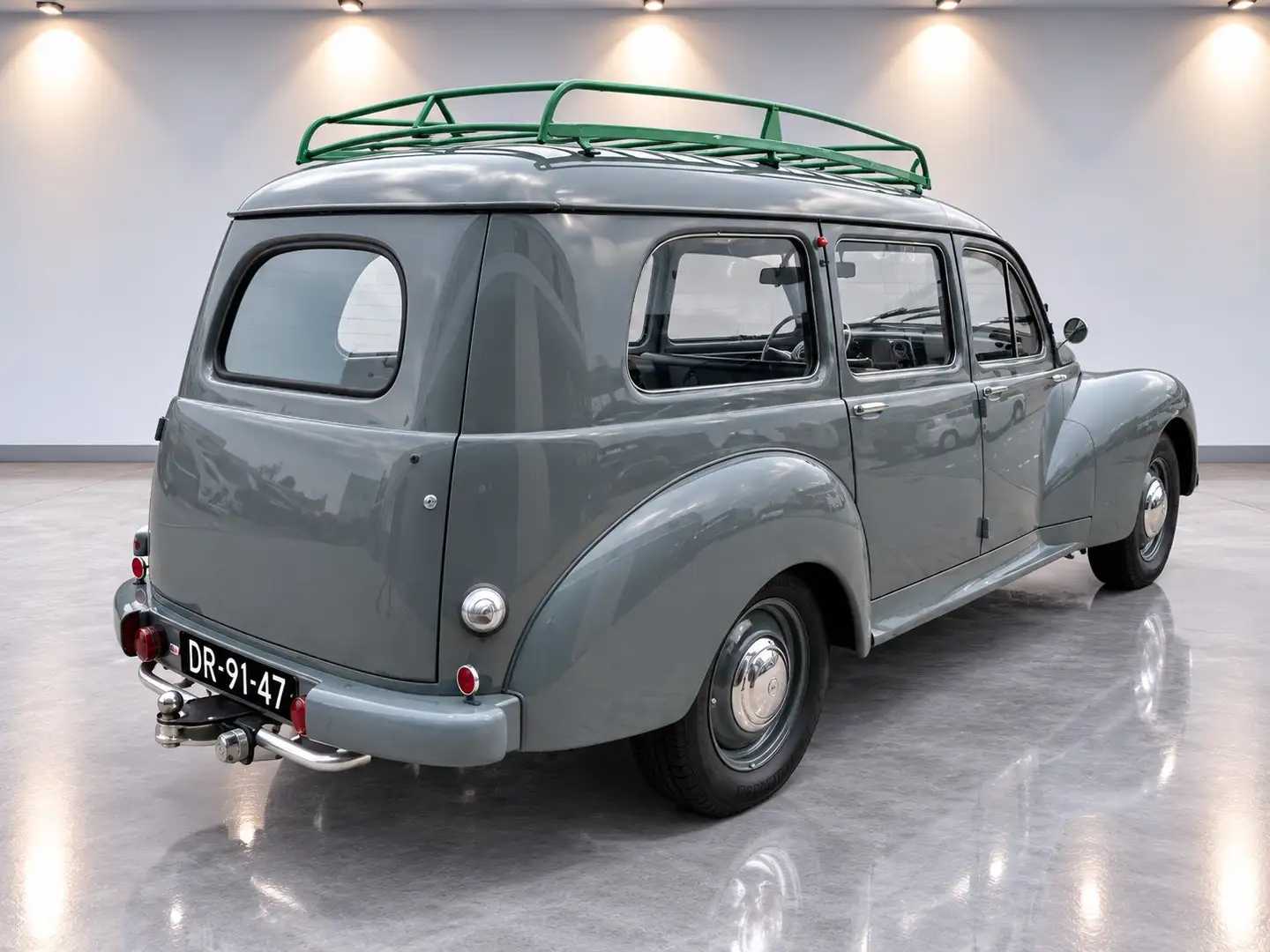 Oldtimer Peugeot 203 Commercial Volledig Gerestaureerd. Grau - 2