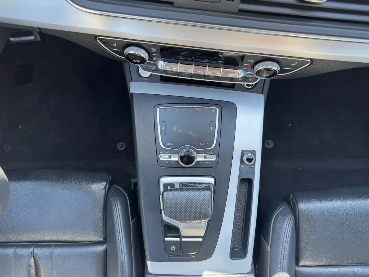 Audi Q5 снимка Audi Q5