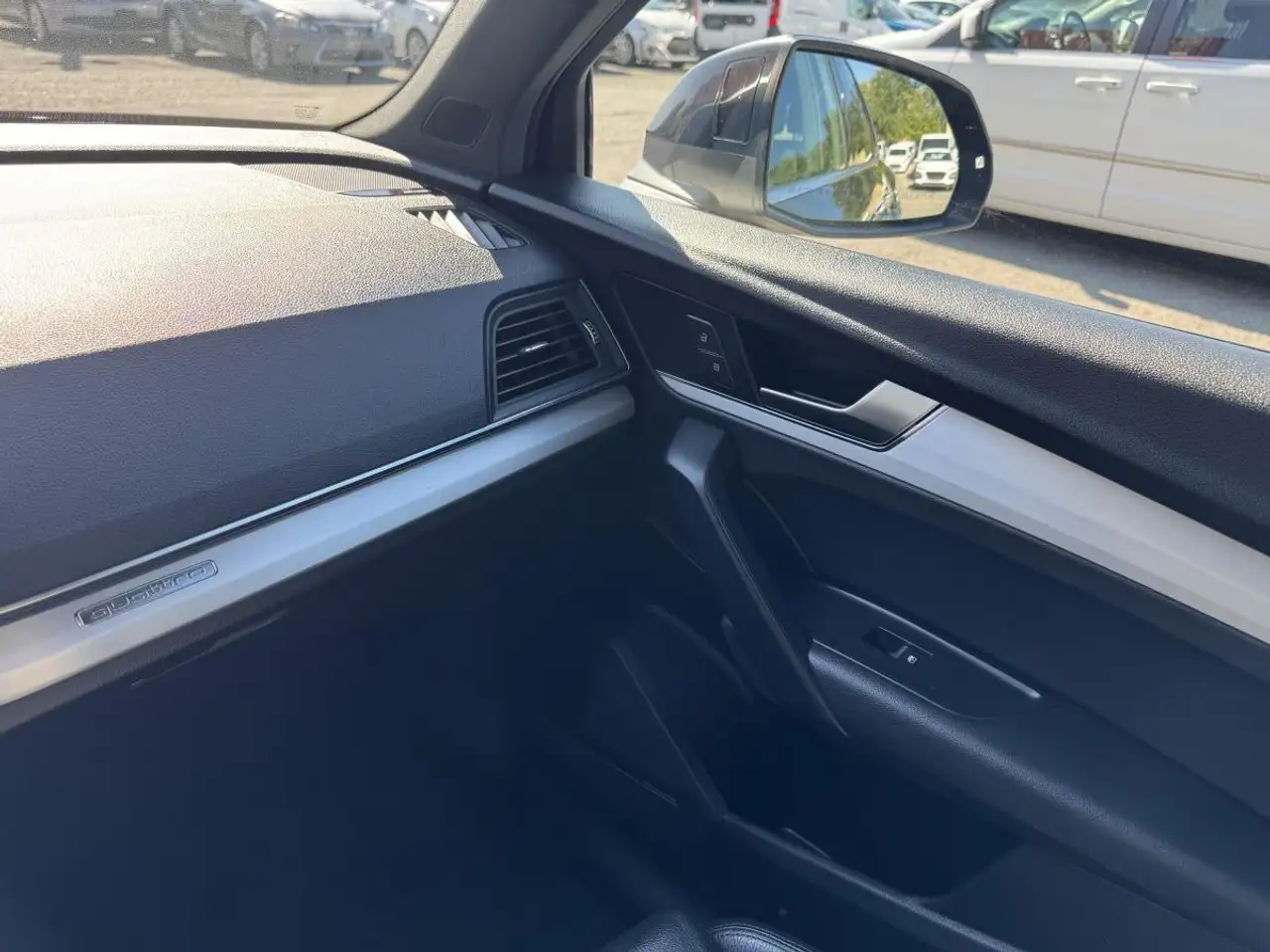 Audi Q5 снимка Audi Q5