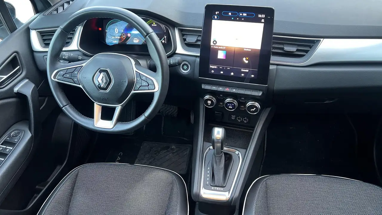 Renault Captur 1.6 E-TECH HYBRID TECHNO FAST TRACK 145CV A 11