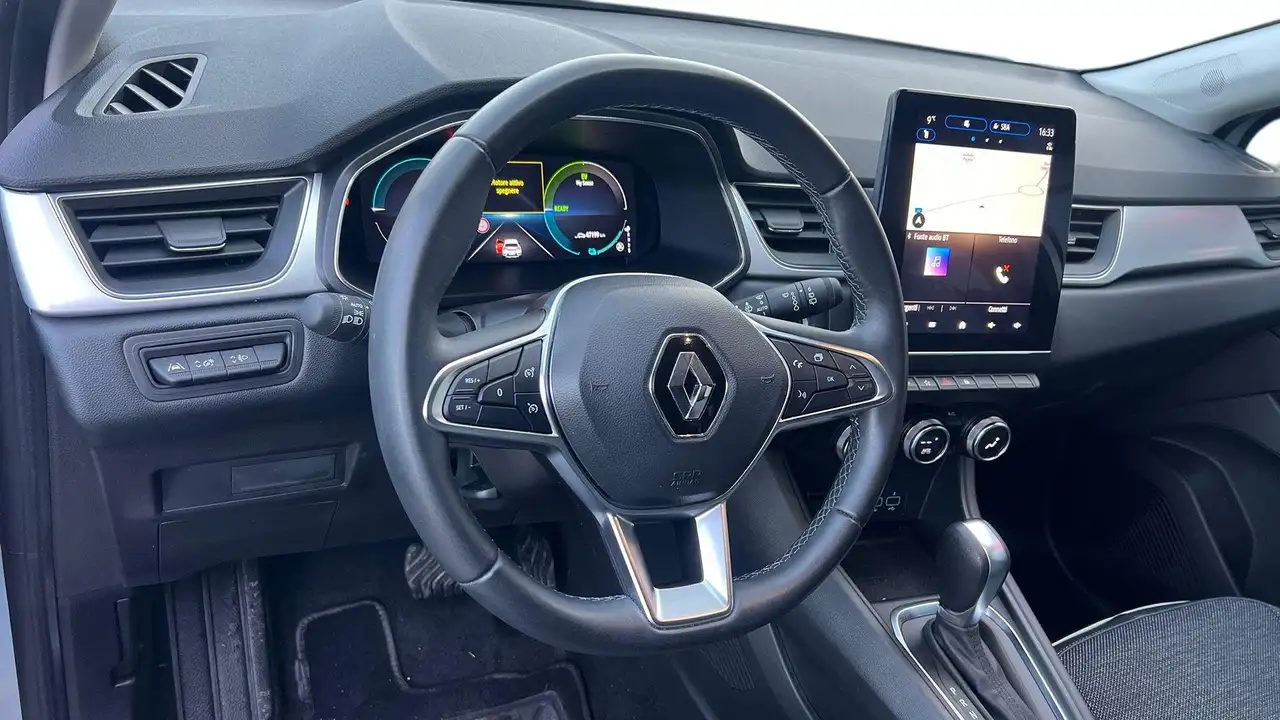Renault Captur 1.6 E-TECH HYBRID TECHNO FAST TRACK 145CV A 9
