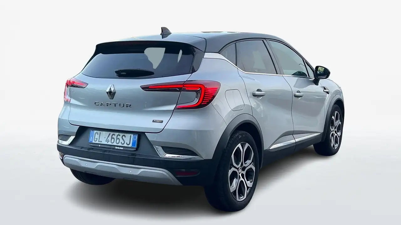 Renault Captur 1.6 E-TECH HYBRID TECHNO FAST TRACK 145CV A 2