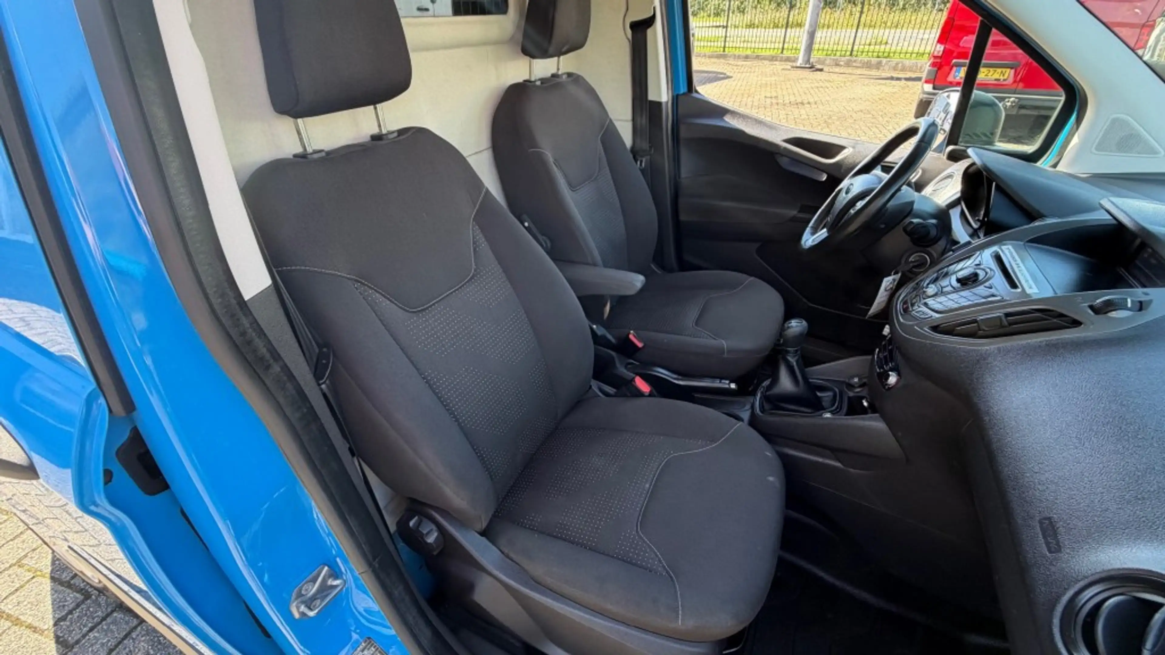 Ford Transit Courier 1.5 TDCI 55KW 75PK EURO 6 AIRCO/ CRUISE CONTROL/ N — photo 6