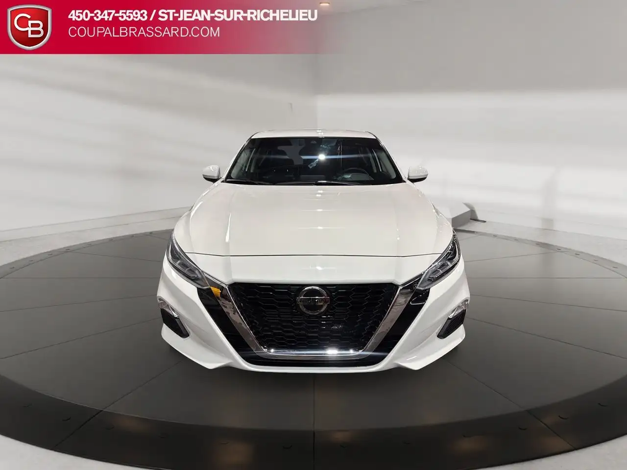 Nissan Altima снимка Nissan Altima
