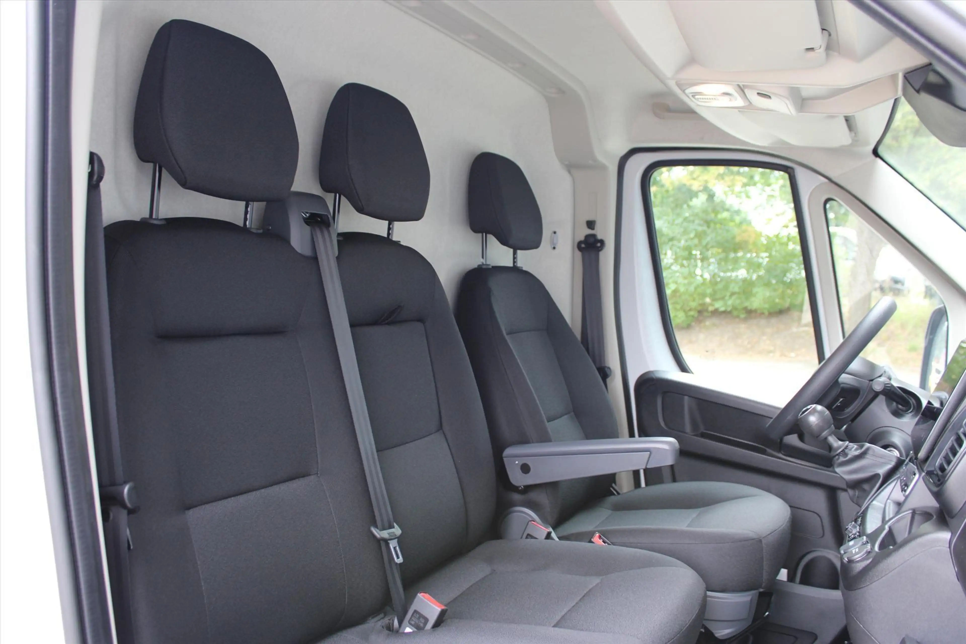 Peugeot Boxer 2.2 HDi 140PK L2H2 3,5T NIEUW | Trekhaak 3.000KG T — photo 9
