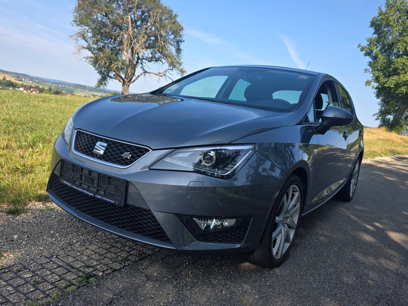 SEAT Ibiza FR Panorama SHZ Navi Alufelgen Bi-Xenon Leder-Alcantara — photo 2