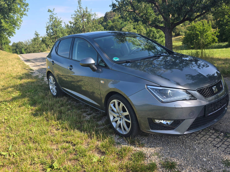 SEAT Ibiza FR Panorama SHZ Navi Alufelgen Bi-Xenon Leder-Alcantara — photo 11