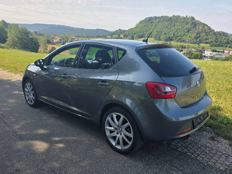 SEAT Ibiza FR Panorama SHZ Navi Alufelgen Bi-Xenon Leder-Alcantara — photo 6