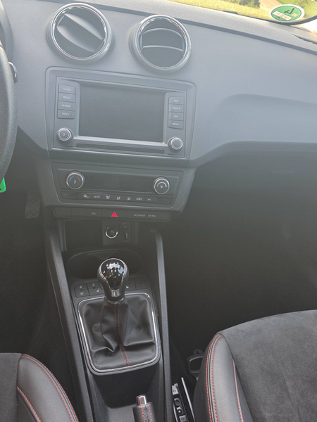 SEAT Ibiza FR Panorama SHZ Navi Alufelgen Bi-Xenon Leder-Alcantara — photo 15
